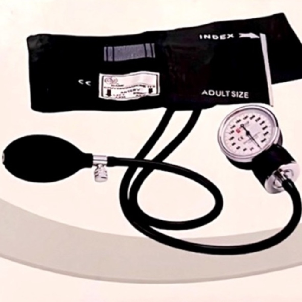 NIB 🩺🫀 BASIC ANEROID ADULT MEDICAL SPHYGMOMANOMETER BLOOD PRESSURE CUFF w/BAG - Picture 2 of 12
